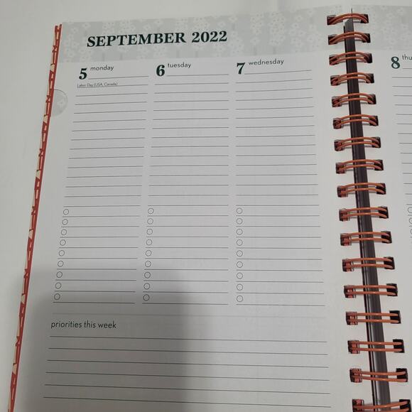 Andrews McMeel Posh Deluxe Organizer 17-Month 2022-2023 Monthly/Weekly Planner - Picture 14 of 16